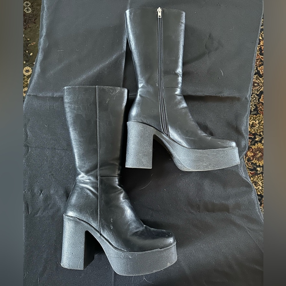 Lamoda Slick Nicks Platform Boots - Size 6